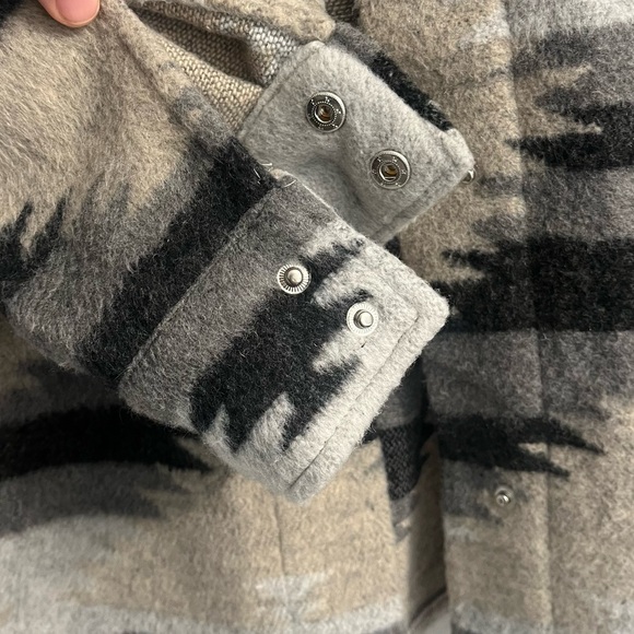 Aztec Print Wool blend Shacket Size Small - Picture 5 of 7